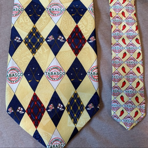 Tabasco | Novelty Golf Hot Sauce Tie - Picture 2 of 7